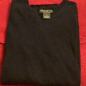 Eddie Bauer Men's Black V-Neck Sweater